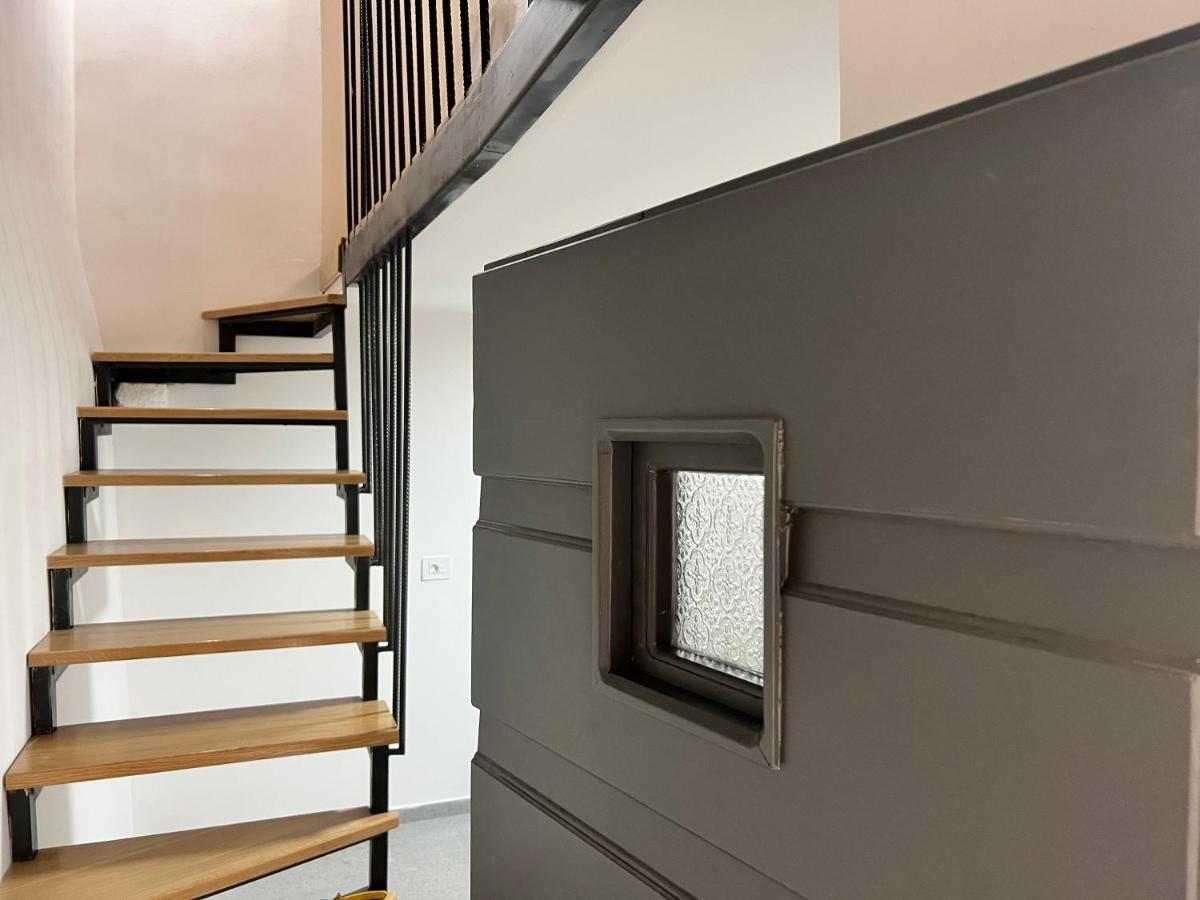 Seayou!***Charming 1-Bedroom Rental Unit In The Old City Center Of Cres Luaran gambar