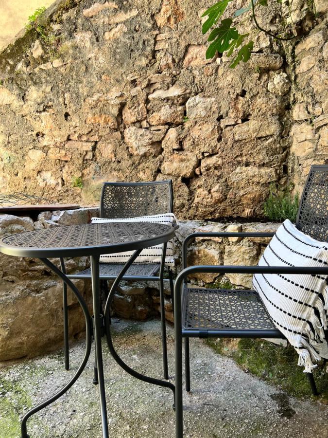 Seayou!***Charming 1-Bedroom Rental Unit In The Old City Center Of Cres Luaran gambar